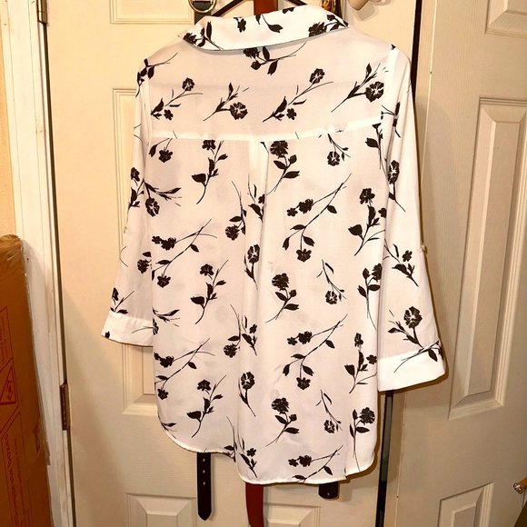 Fortune + Ivy Christelle Button Down Blouse - Picture 4 of 10